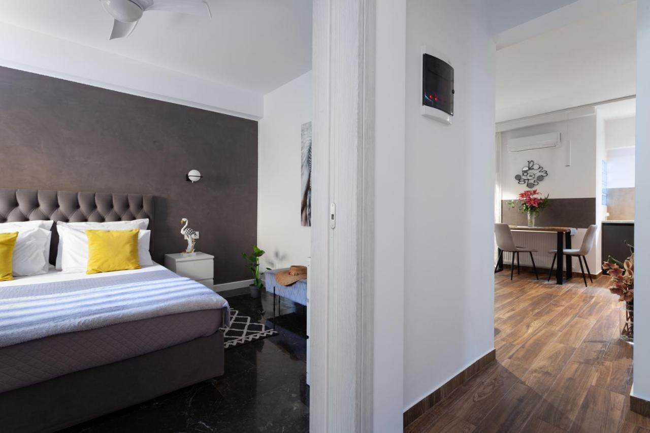 Seaside Apartment By Flisvos Marina Athen Exterior foto